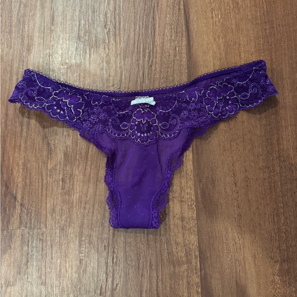 Victorias Secret purple bra with matching thong - Picture 5 of 9